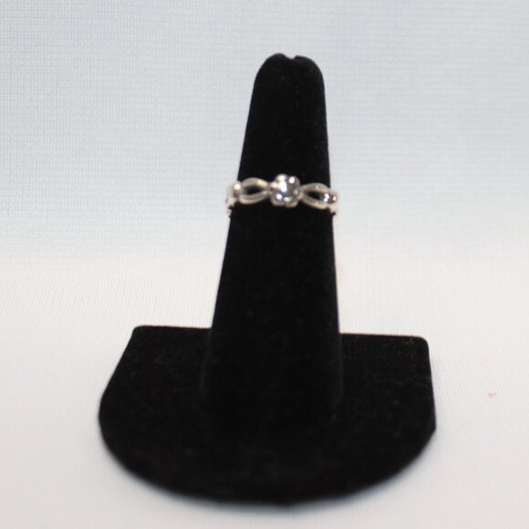 Sterling Silver Floral Ring, Size 5.5 - Picture 3 of 9